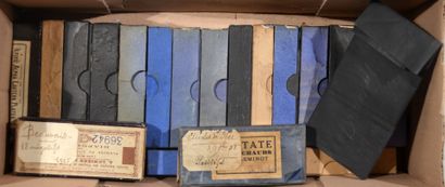 Lot de 19 boites de plaques stéréoscopiques...