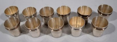 BOULENGER

Suite de 11 verres à liqueur en...