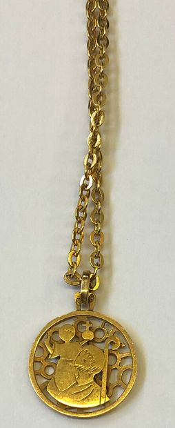 PENDENTIF rond en or jaune 18K (750/1000e)...