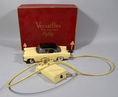 GÉGÉ

Simca Versailles filoguidé, dans sa...