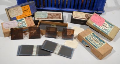 Lot de 45 boites de plaques stéréoscopiques...