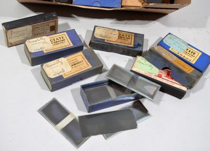 Lot de 19 boites de plaques stéréoscopiques...