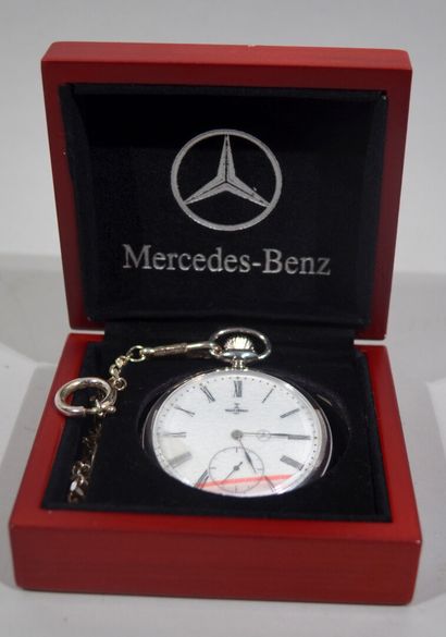 MONTRE GOUSSET en argent à cadran signé Wille...