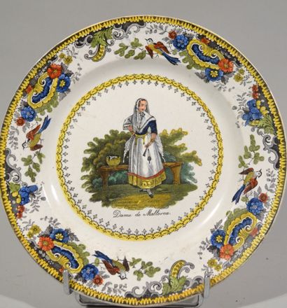 CREIL ET MONTEREAU

Ensemble d'assiettes...