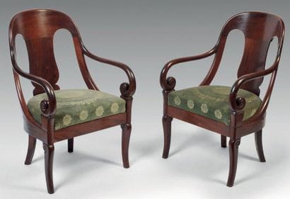 Paire de fauteuils gondoles en acajou Époque...