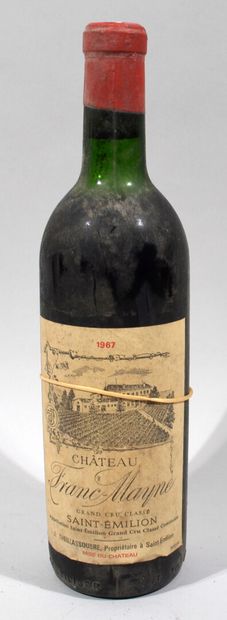 Une bouteille de CHATEAU FRANC-MAYNE Saint...