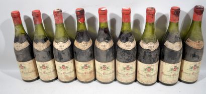 32 bouteilles de GEVREY CHAMBERTIN Desvignes...