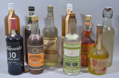 Ensemble de 10 apéritifs divers dont : 2...