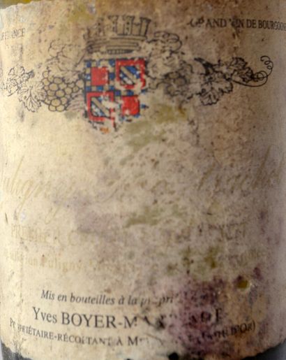 Une bouteille de Puligny-Montrachet, domaine...
