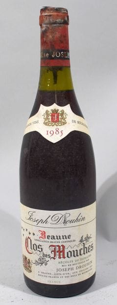 Une bouteille de Beaune Premier Cru « CLOS...