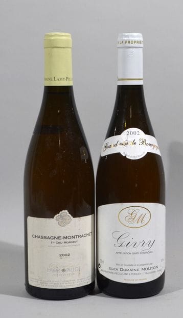 Une bouteille de CHASSAGNE MONTRACHET Domaine...