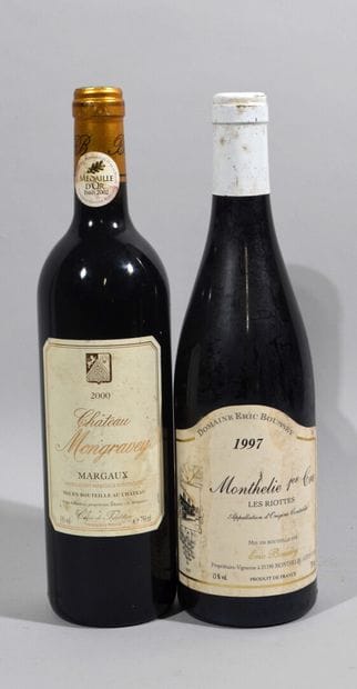 Une bouteille de CHATEAU MONGRAVEY Margaux...