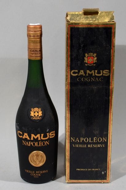 1 bouteille de Cognac, Napoléon, Camus. Avec...
