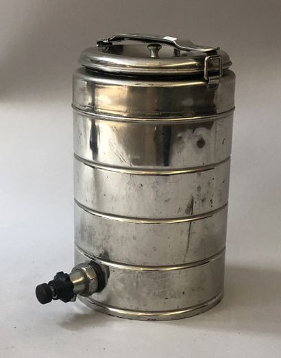 Important percolateur en inox

Haut. : 37...