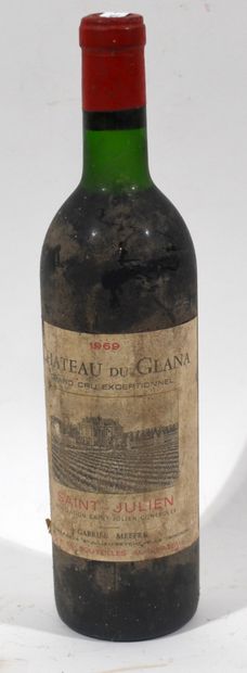 1 bouteille de CHATEAU DU GLANA 1969 Saint...
