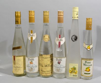 Lot d'alcool blanc notamment eau de vie de...