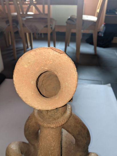 MANGBETU, Congo.

IMPORTANT VASE en terre...