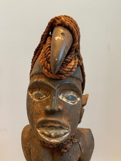 Type SONGYE, Congo.

FETICHE en bois sculpté...