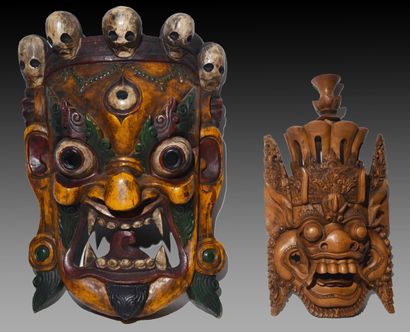 CHINE

Réunion de deux masques du Dixi en...