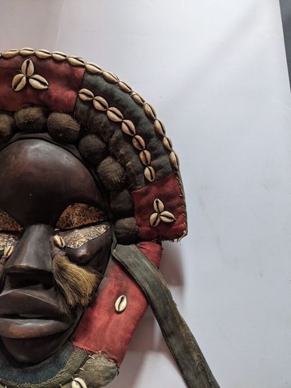 DAN, Côte d'Ivoire

MASQUE en bois patiné...