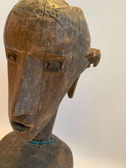 AFRIQUE.

MASQUE CASQUE en bois sculpté orné...