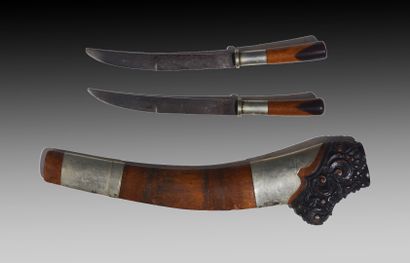 ASIE DE L'EST

Petit double sabres pour ceinture...