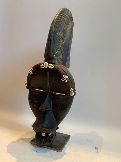 Type DAN, Côte d'Ivoire

MASQUE en bois sculpté...