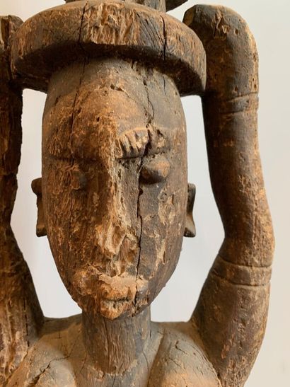AFRIQUE, dans le goût BAOULE.

PORTEUSE DE...