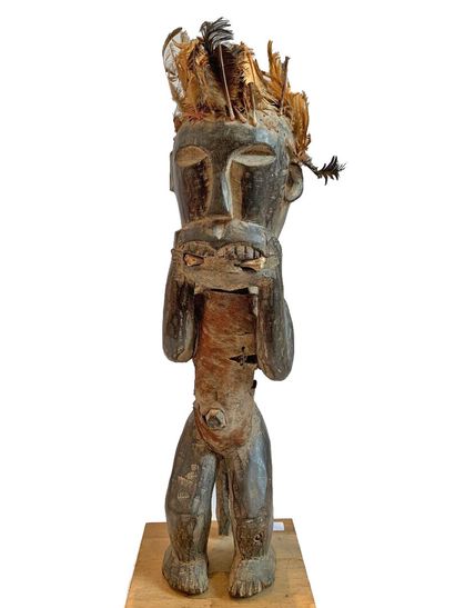 AFRIQUE.

FIGURE DE RELIQUAIRE en bois sculpté...