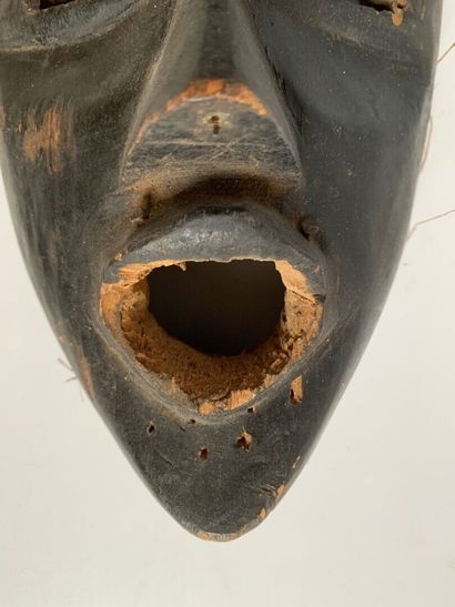 DAN, Côte d'Ivoire.

MASQUE en bois patiné...