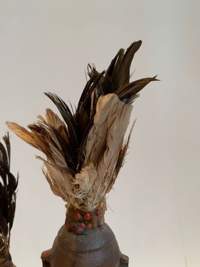 AFRIQUE.

COUPLE DE STATUETTES en bois sculpté...