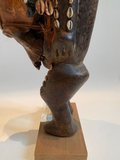 TEKE, Congo.

FETICHE en bois sculpté en...