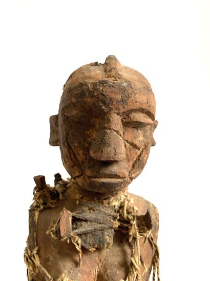 Style YOMBE, Congo.

FETICHE MASCULIN en...