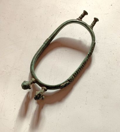 LOBI, Burkina Faso.

LOT de cinq bracelet...