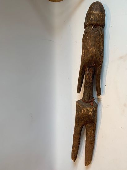 AFRIQUE.

POTEAU RITUEL anthropomorphe en...