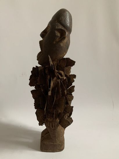 Type BAKONGO, CONGO.

FETICHE A CLOUS en...