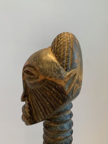 AFRIQUE, probablement CONGO.

STATUETTE FEMININE...