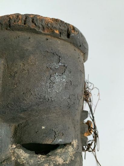 OGONI, Nigéria.

MASQUE en bois sculpté et...