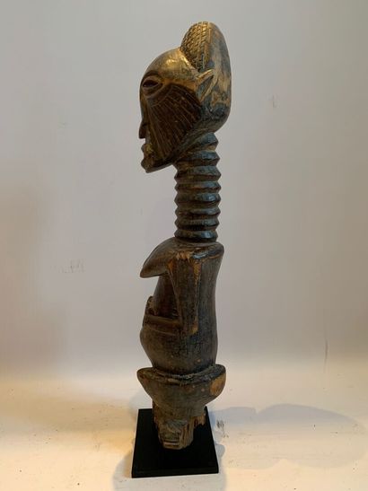 AFRIQUE, probablement CONGO.

STATUETTE FEMININE...