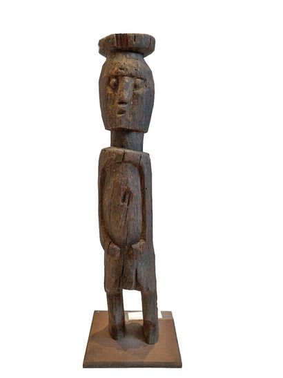 AFRIQUE.

FIGURE MASCULINE en bois sculpté...