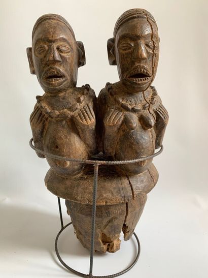 Style BEKOM, Cameroun.

COUPLE EN BUSTE en...