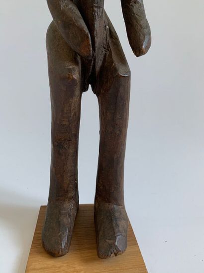 AFRIQUE.

FIGURE FEMININE dans le goût Dogon.

Haut.:...