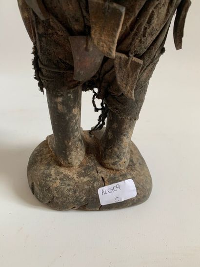Type TIV, Nigeria.

FIGURE MASCULINE à visage...