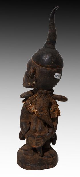 SONGYE, Congo

Fétiche Nkishi en bois patiné...