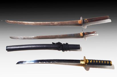 JAPON

Lot comprenant un wakizashi moderne.

Longueur...