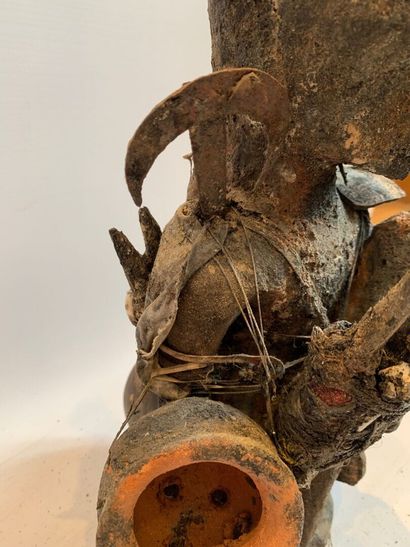 AFRIQUE, probablement BENIN

FETICHE en bois...