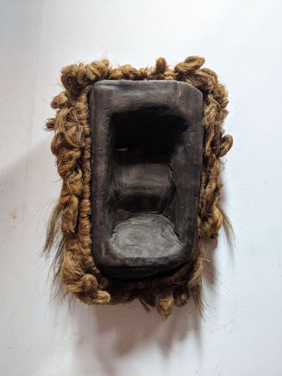 GUERE, Côte d'Ivoire.

MASQUE en bois sculpté...