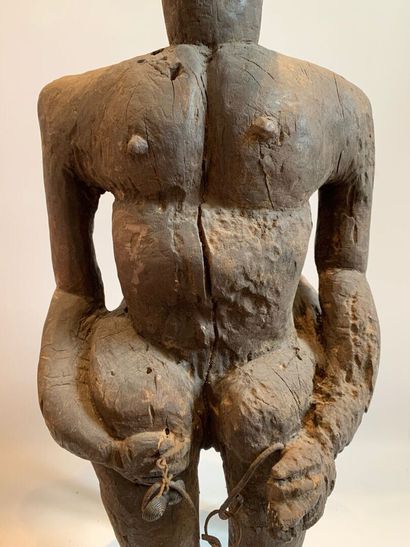 Type DOGON, Mali.

FIGURE MASCULINE ASSISE...