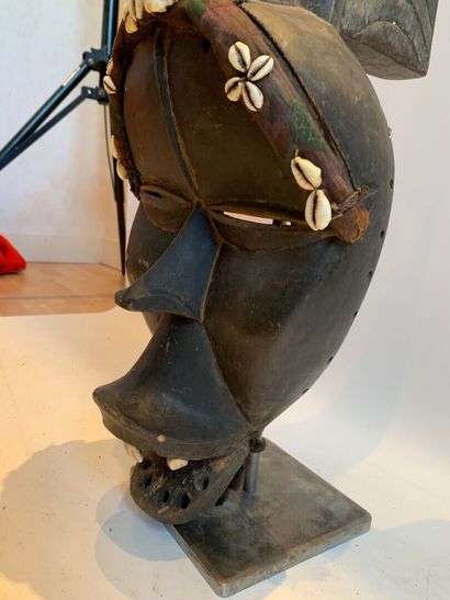 Type DAN, Côte d'Ivoire

MASQUE en bois sculpté...