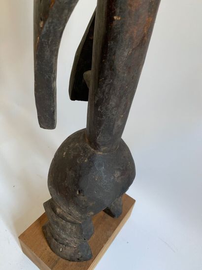 Style MUMUYE, NIGERIA 

STATUE en bois sculpté...
